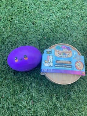 Crazy Fun Viral Mystery Dimpling Squishy Toy - Purple